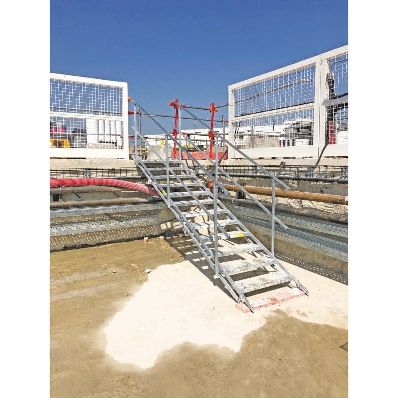 Escalier complet multi-marches – Galvanisé à chaud